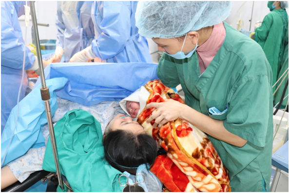 Phương pháp truyền ối cứu thai nhi 25 tuần tuổi