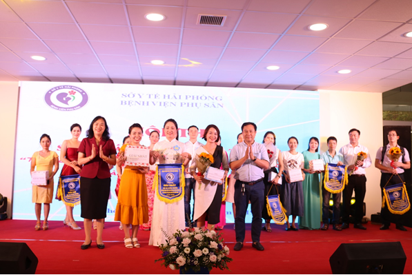 Tổ chức Hội thi sân khấu hóa tuyên truyền "Đổi mới phong cách, thái độ phục vụ của cán bộ y tế hướng tới sự hài lòng của người bệnh"